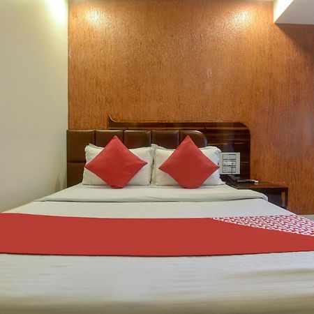 Oyo 28893 Hotel Gulf Mumbai Exteriör bild
