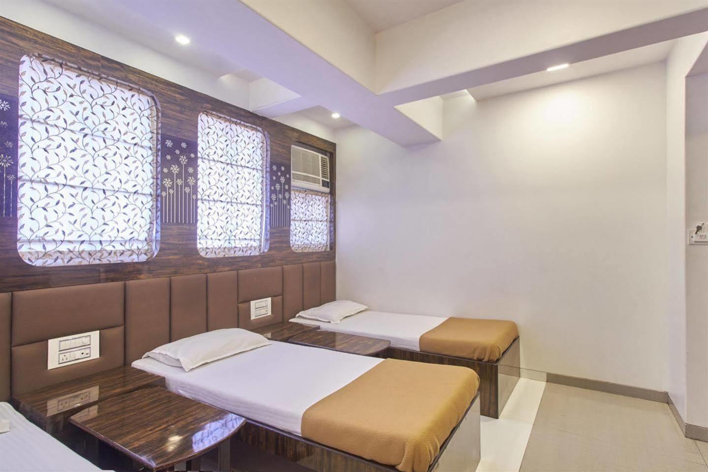 Oyo 28893 Hotel Gulf Mumbai Exteriör bild