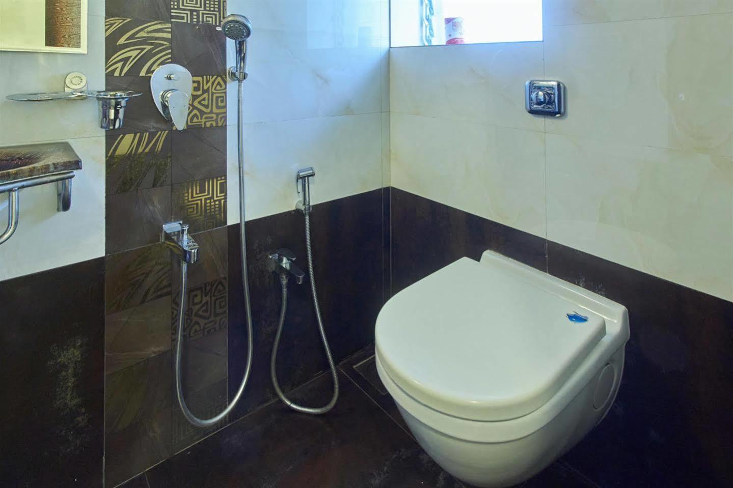 Oyo 28893 Hotel Gulf Mumbai Exteriör bild